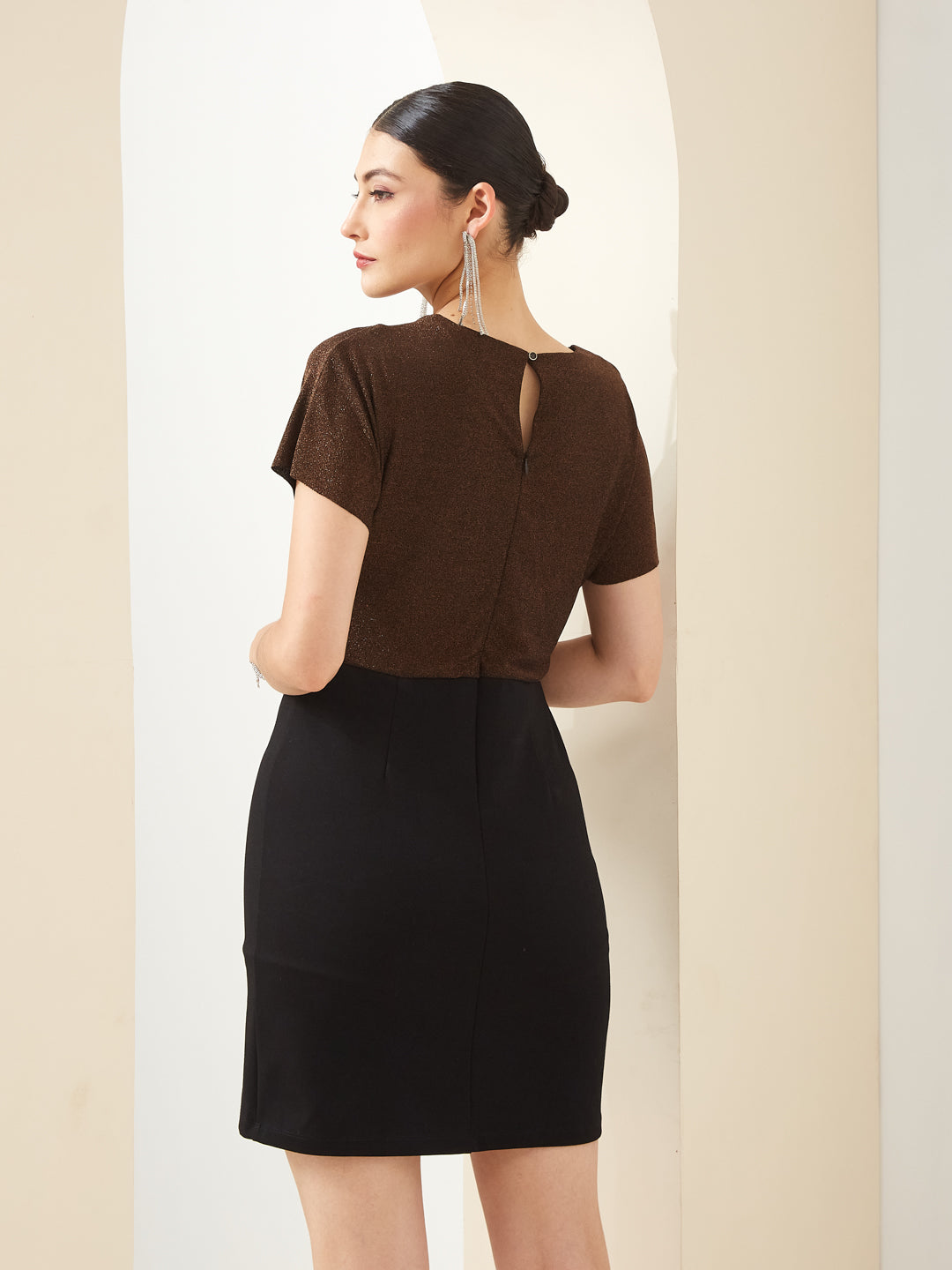 Latin Quarters Women Black V- Neck Short Sleeves Bodycon Solid Party Dress