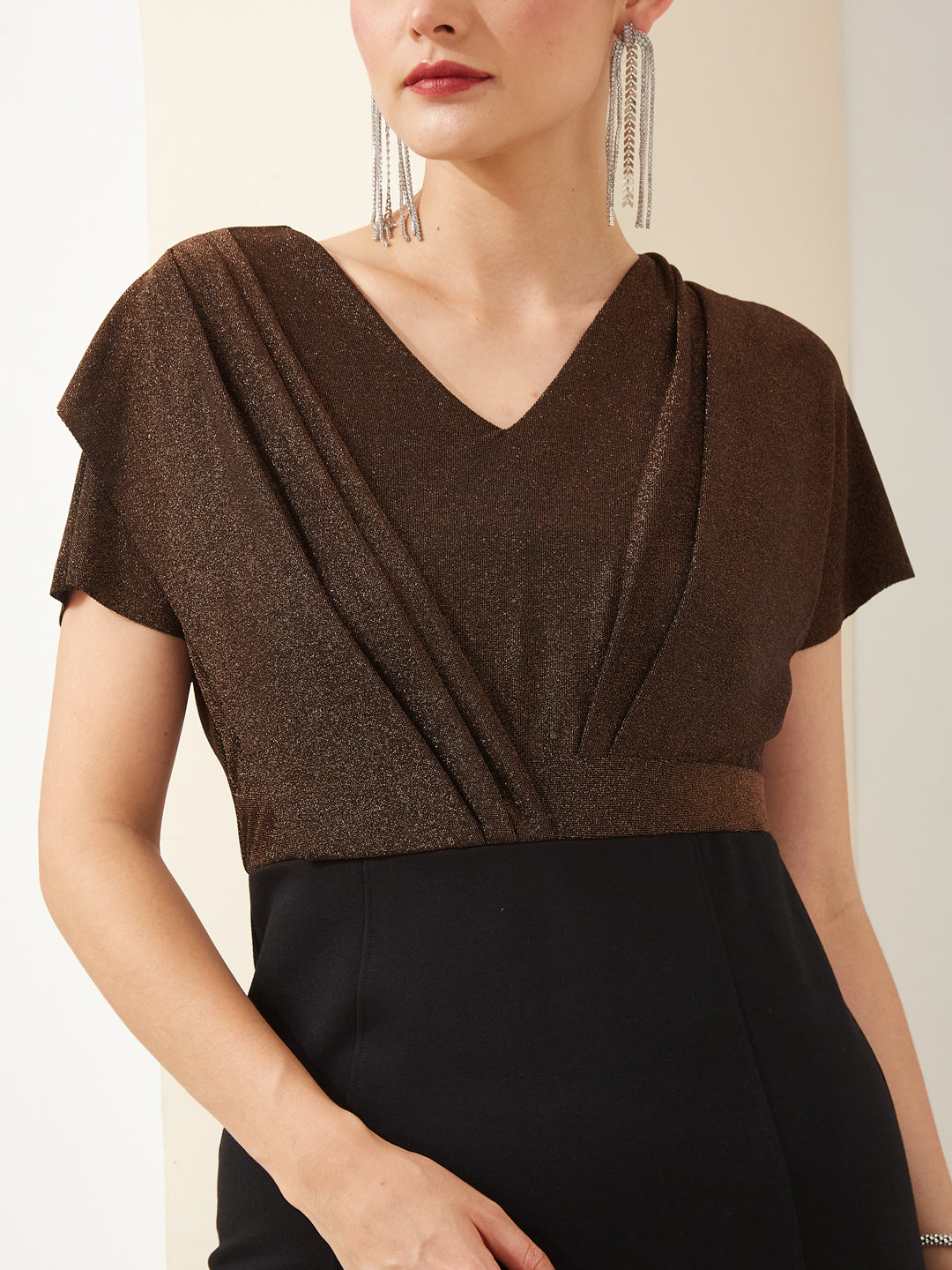 Latin Quarters Women Black V- Neck Short Sleeves Bodycon Solid Party Dress
