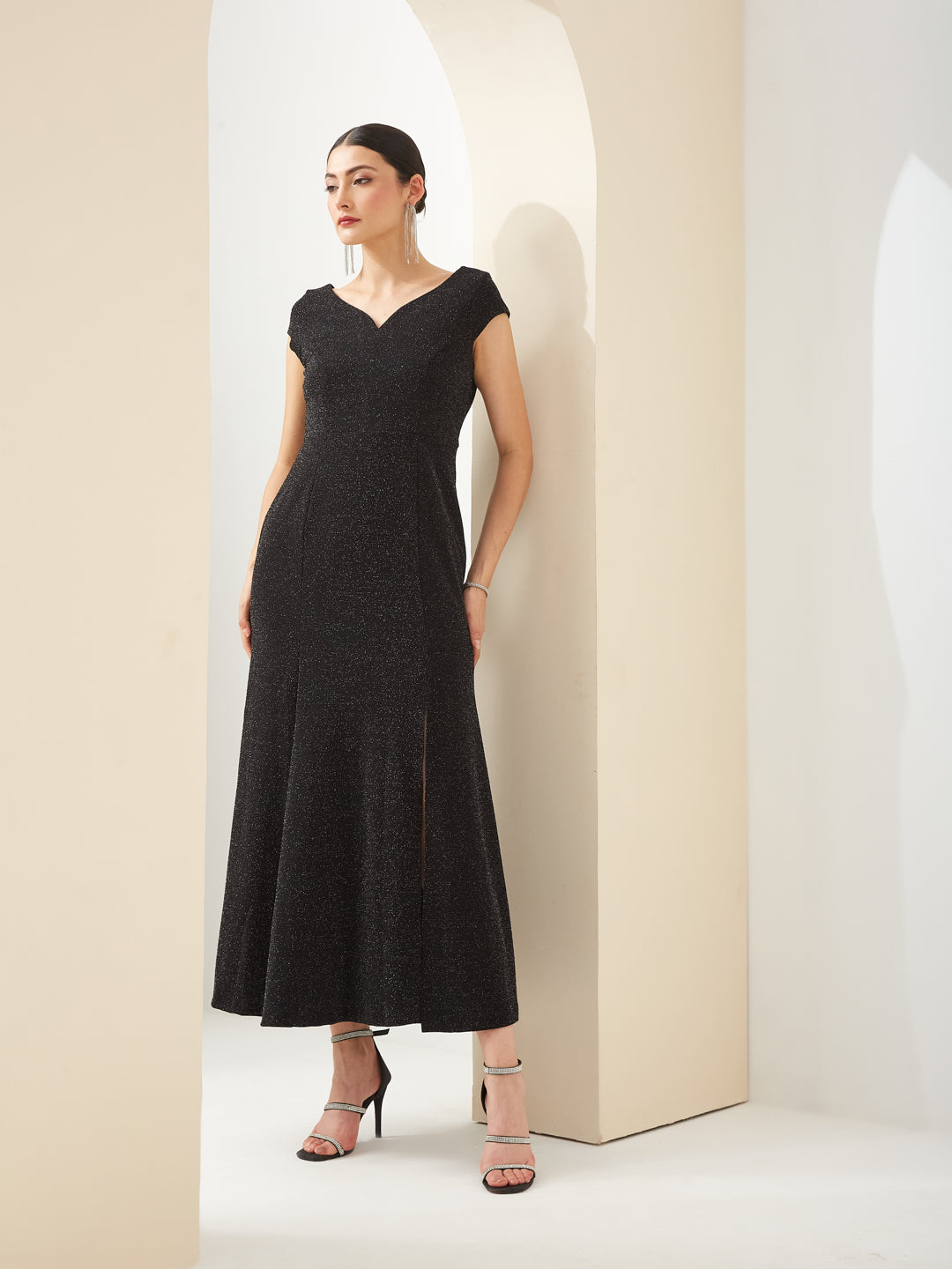 Latin Quarters Women Black Sweetheart Neck Cap Sleeve A-Line Slit Solid Party Dress