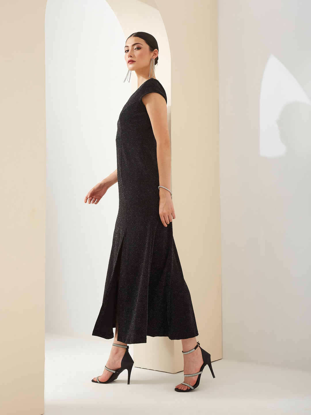 Latin Quarters Women Black Sweetheart Neck Cap Sleeve A-Line Slit Solid Party Dress