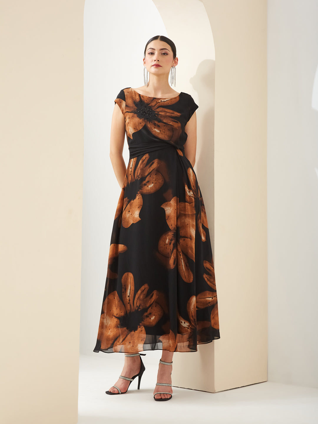 Latin Quarters Women Black Boat Neck Short Sleeves A-Line Printed Party Dress