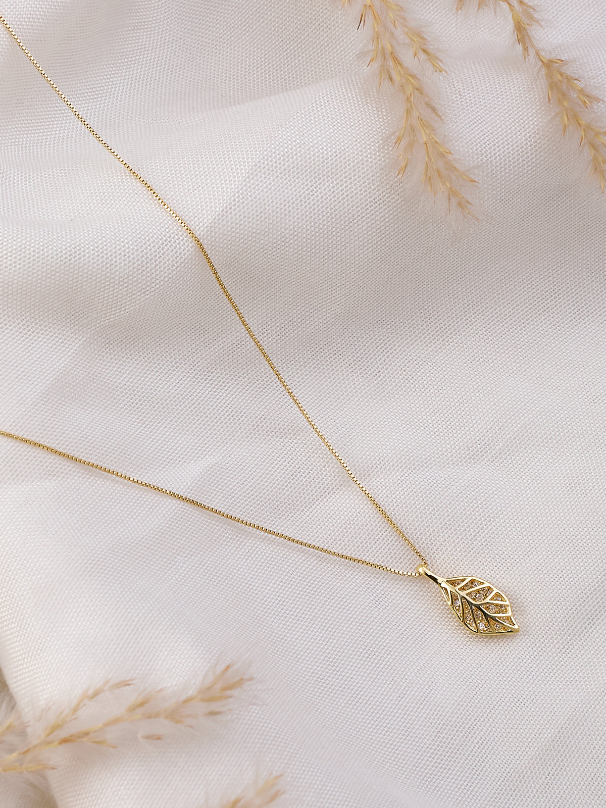 Gold-Plated Chain With Leave Design Pendant For Women & Girls