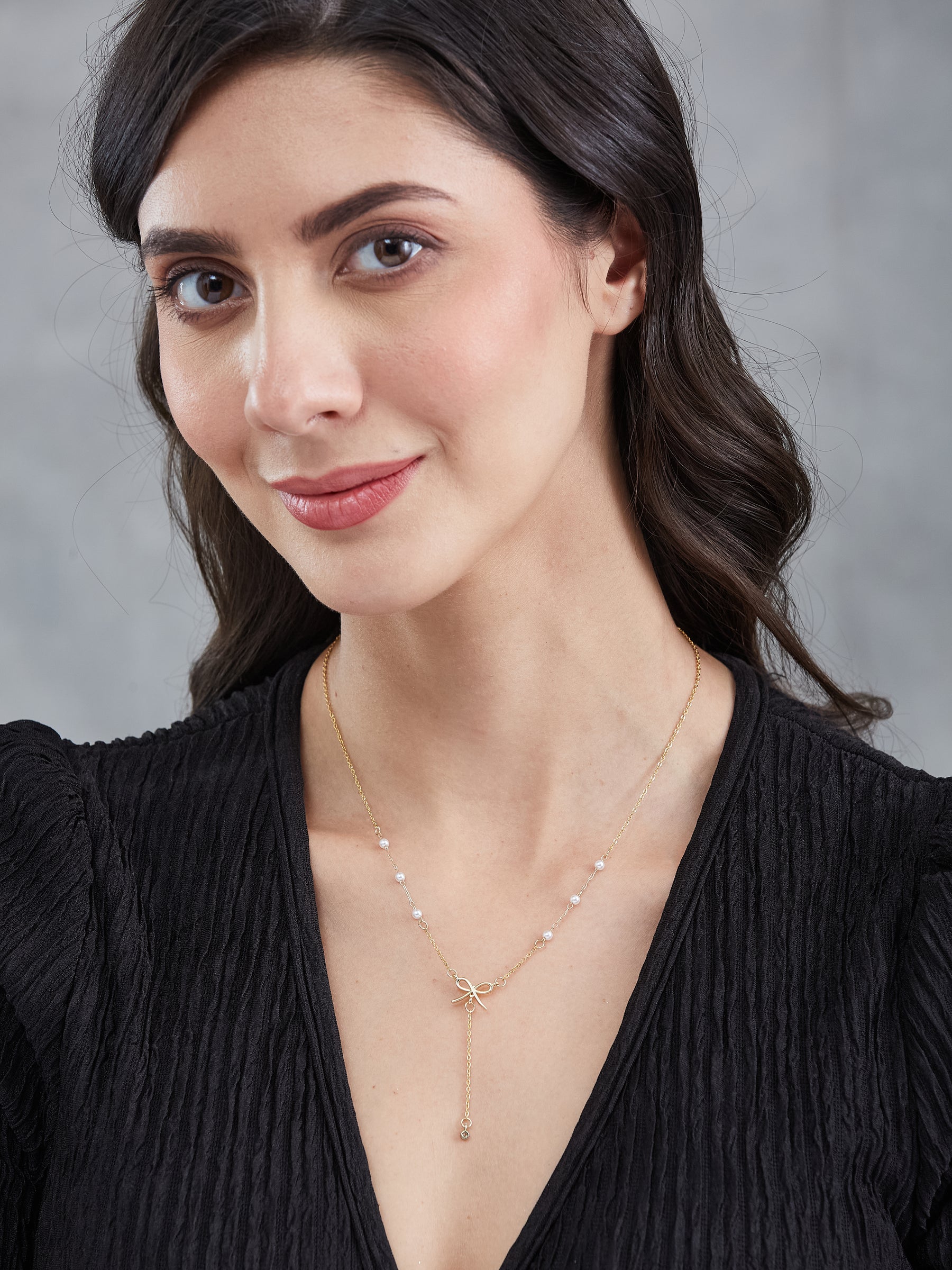 Latin Quarters Women's Gold Toned Bow Lariat Pearls Necklace