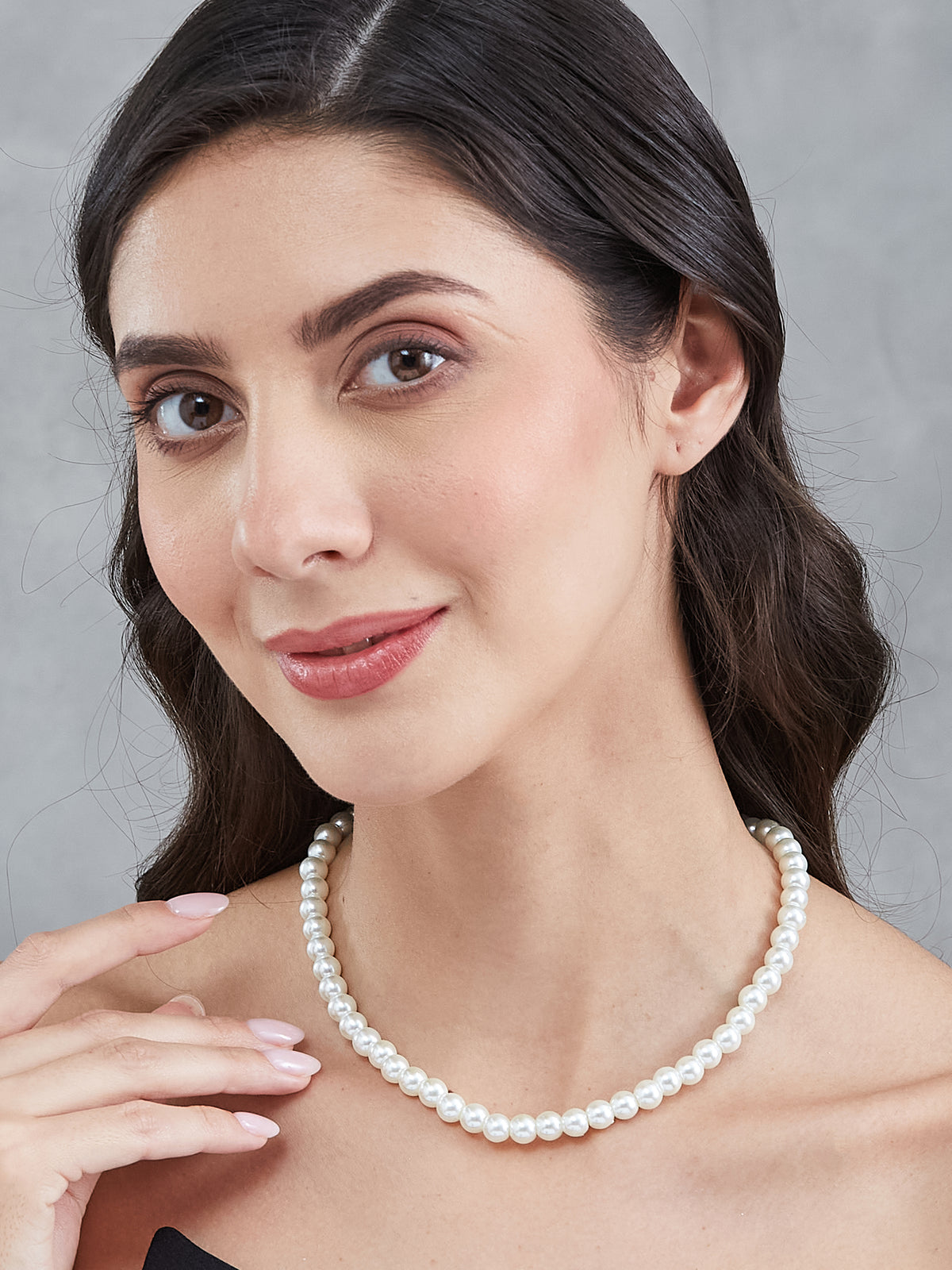 Latin Quarters Women's Single Strand Pearl Necklace