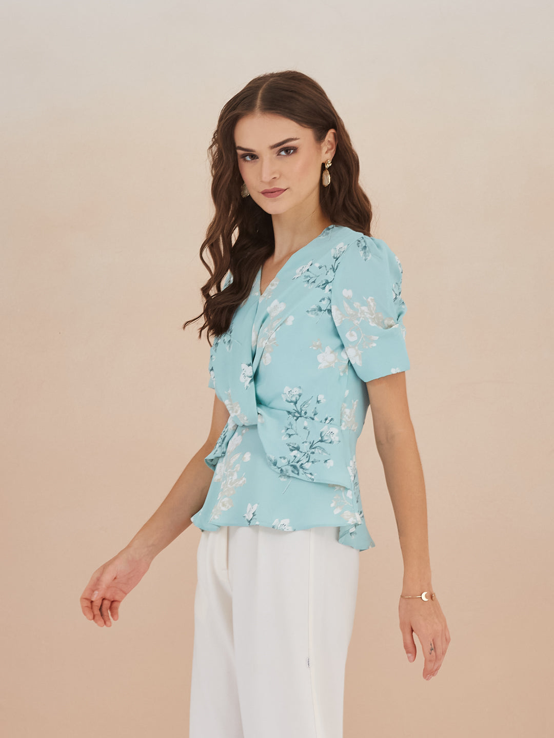 Latin Quarters Women Blue Floral Print Puffed Sleeves V-Neck Top for Casual Occasion