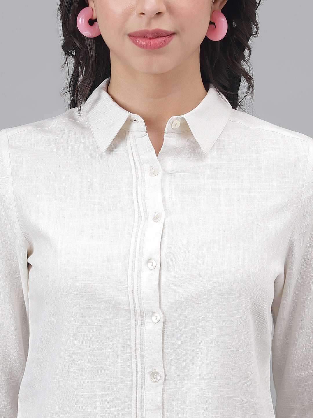 White 3/4 Sleeve Collar Medium Shirt