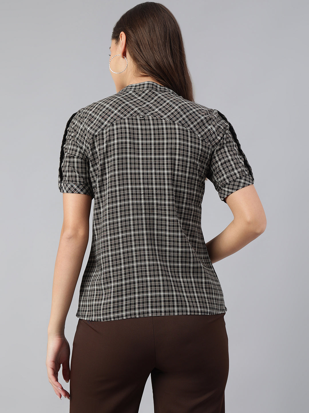 Chic Black Short Sleeve Mandarin Checkered Casual Top For Trendy Looks