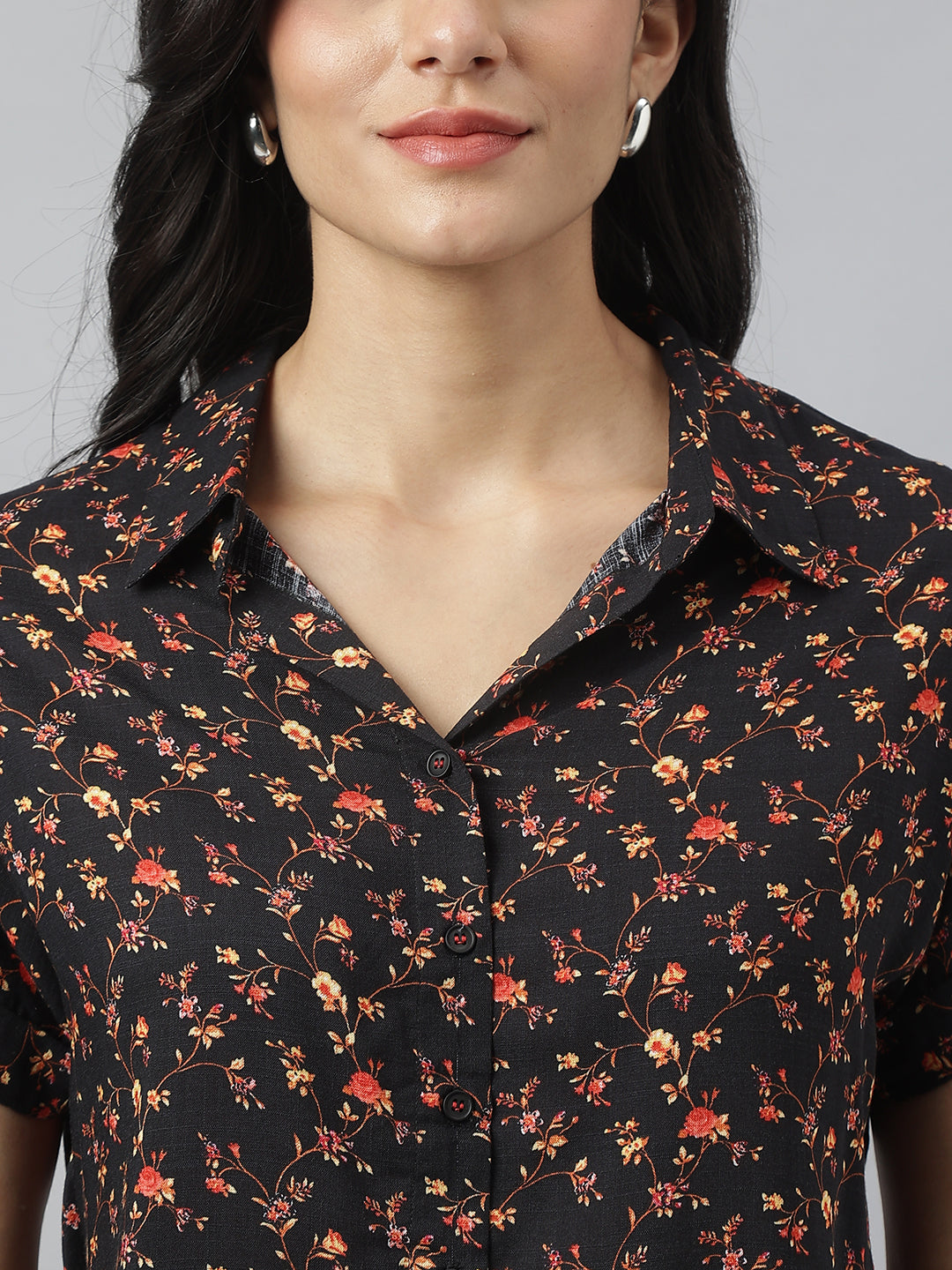 Black Short Sleeves Collared Neck Floral Shirt For Casual Wear