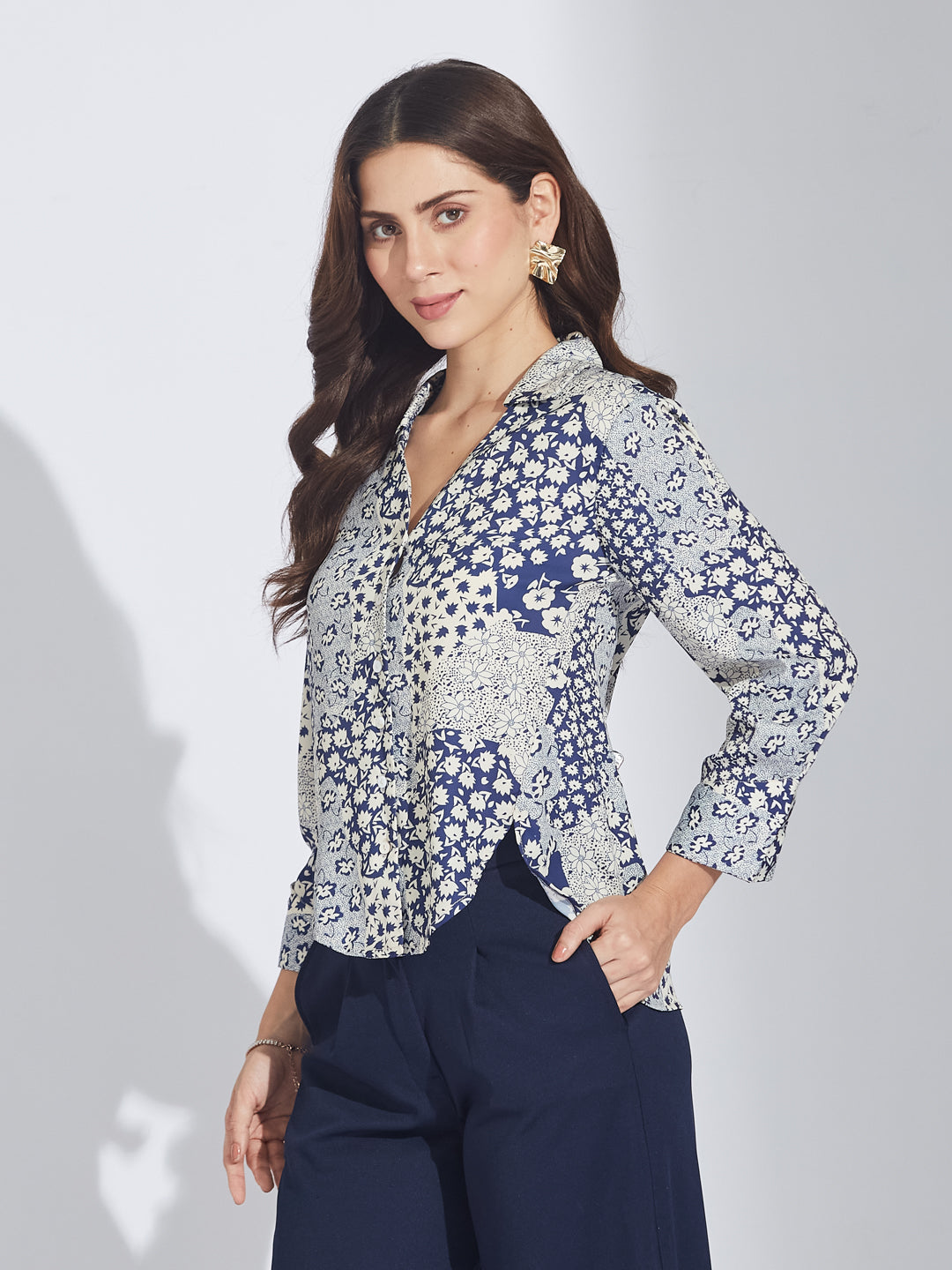 Latin Quarters Women's Blue Floral Print Satin Shirt