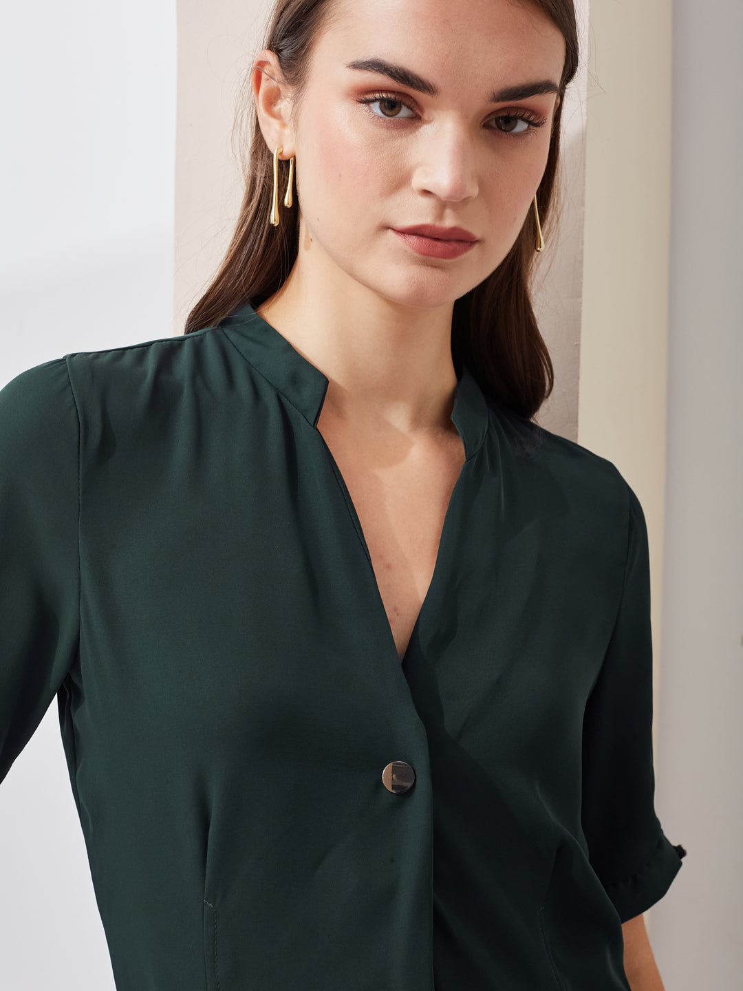 Latin Quarters Women Green Solid Mandarin Collar Short Sleeve Casual Regular Top