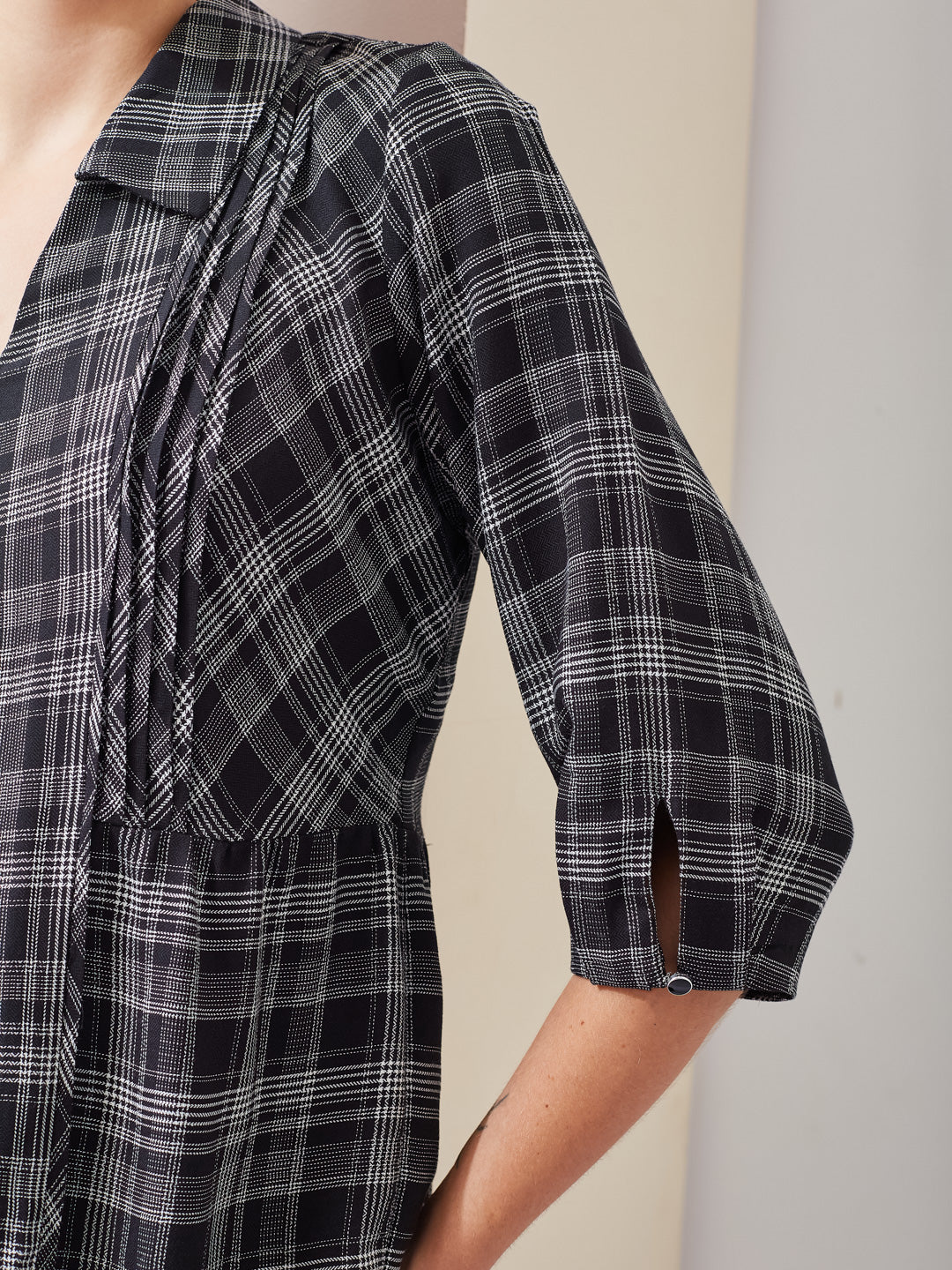 Latin Quarters Women Black Checked Spread Collar 3/4th Sleeve Casual Regular Top