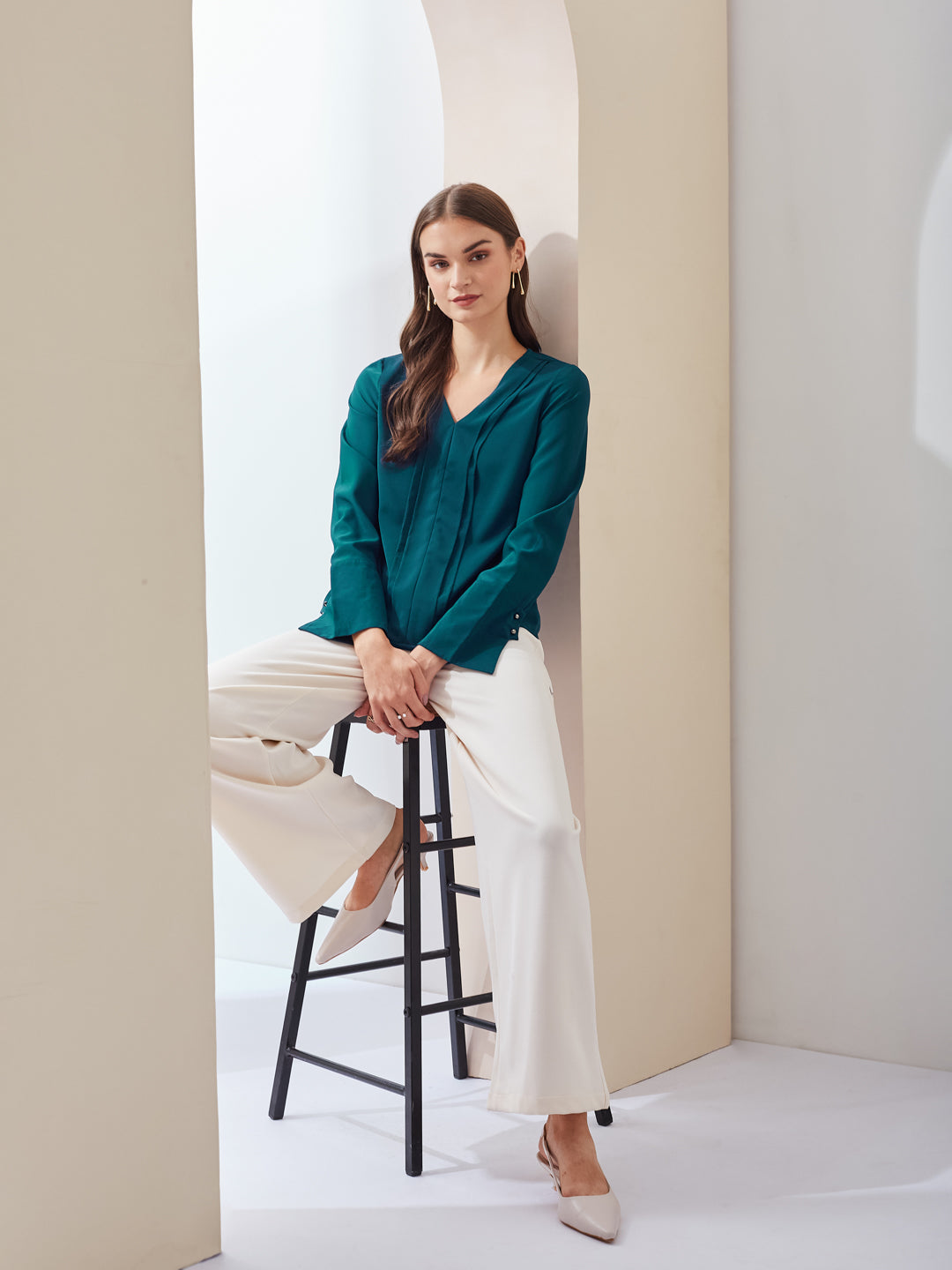 Latin Quarters Women Teal Solid V-Neck Long Sleeve Casual Regular Top