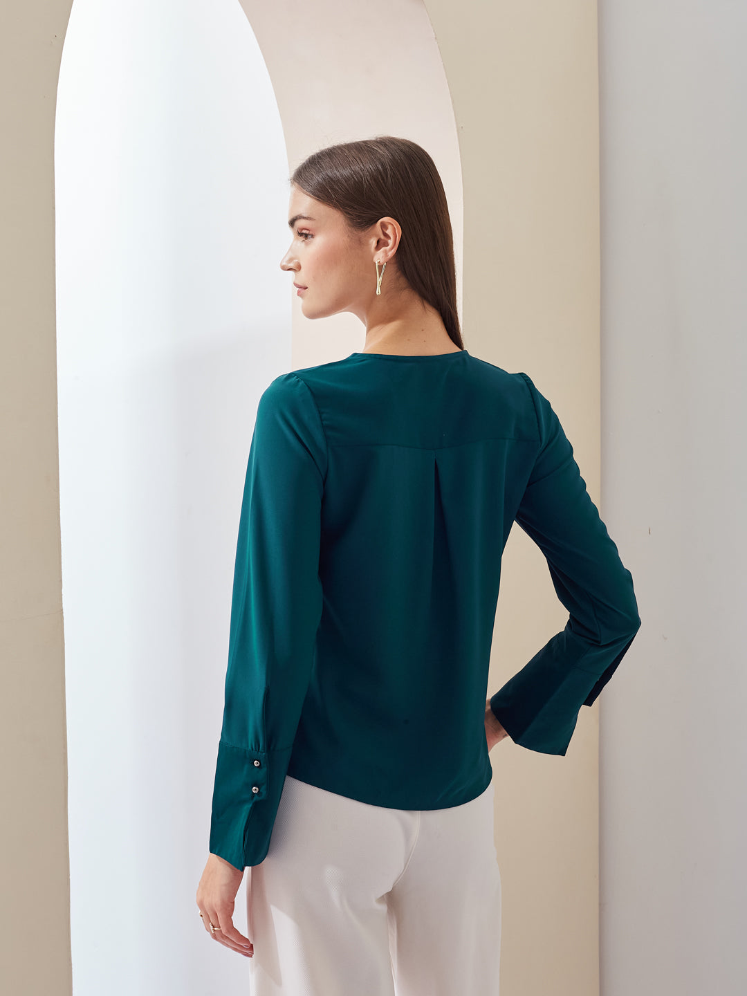 Latin Quarters Women Teal Solid V-Neck Long Sleeve Casual Regular Top