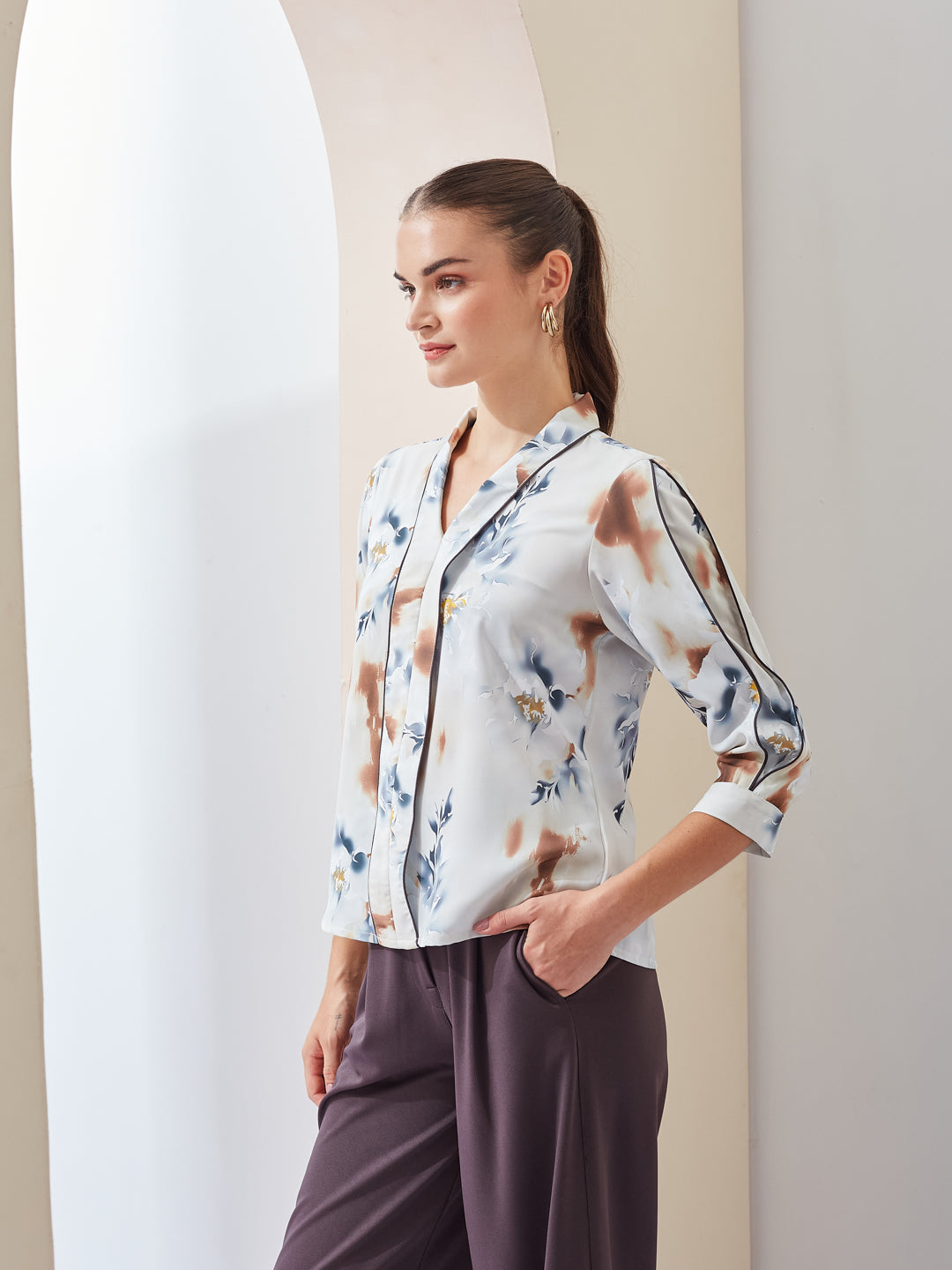 Latin Quarters Women Off White Printed Mandarin Collar V-Neck Casual Regular Top