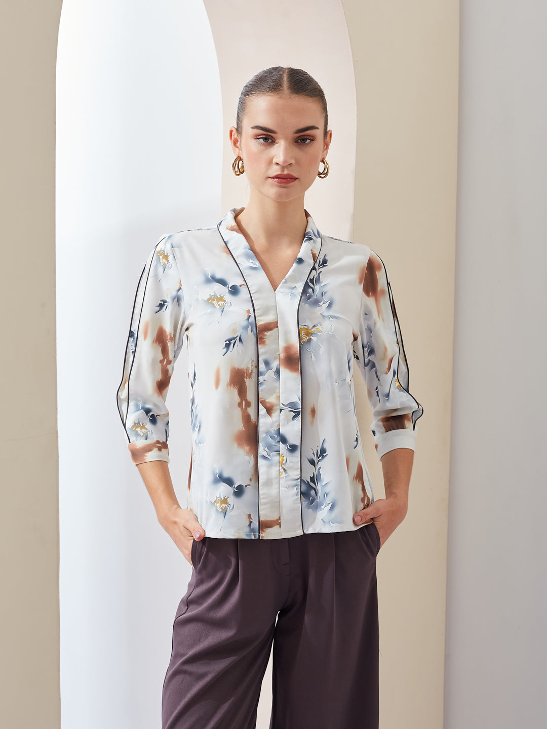 Latin Quarters Women Off White Printed Mandarin Collar V-Neck Casual Regular Top