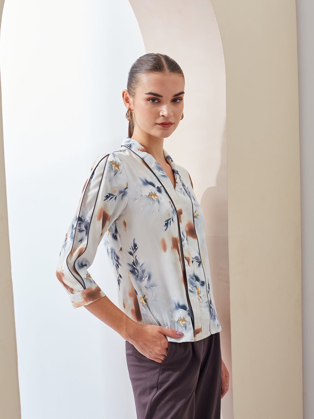 Latin Quarters Women Off White Printed Mandarin Collar V-Neck Casual Regular Top