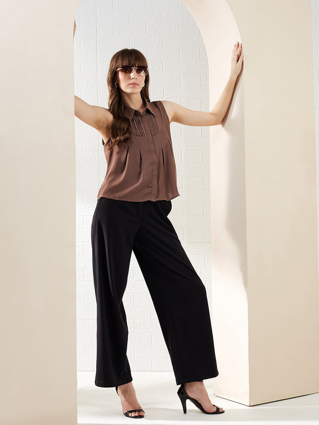 Latin Quarters Women's Brown Sleeveless Collared Solid Casual Crop Shirt