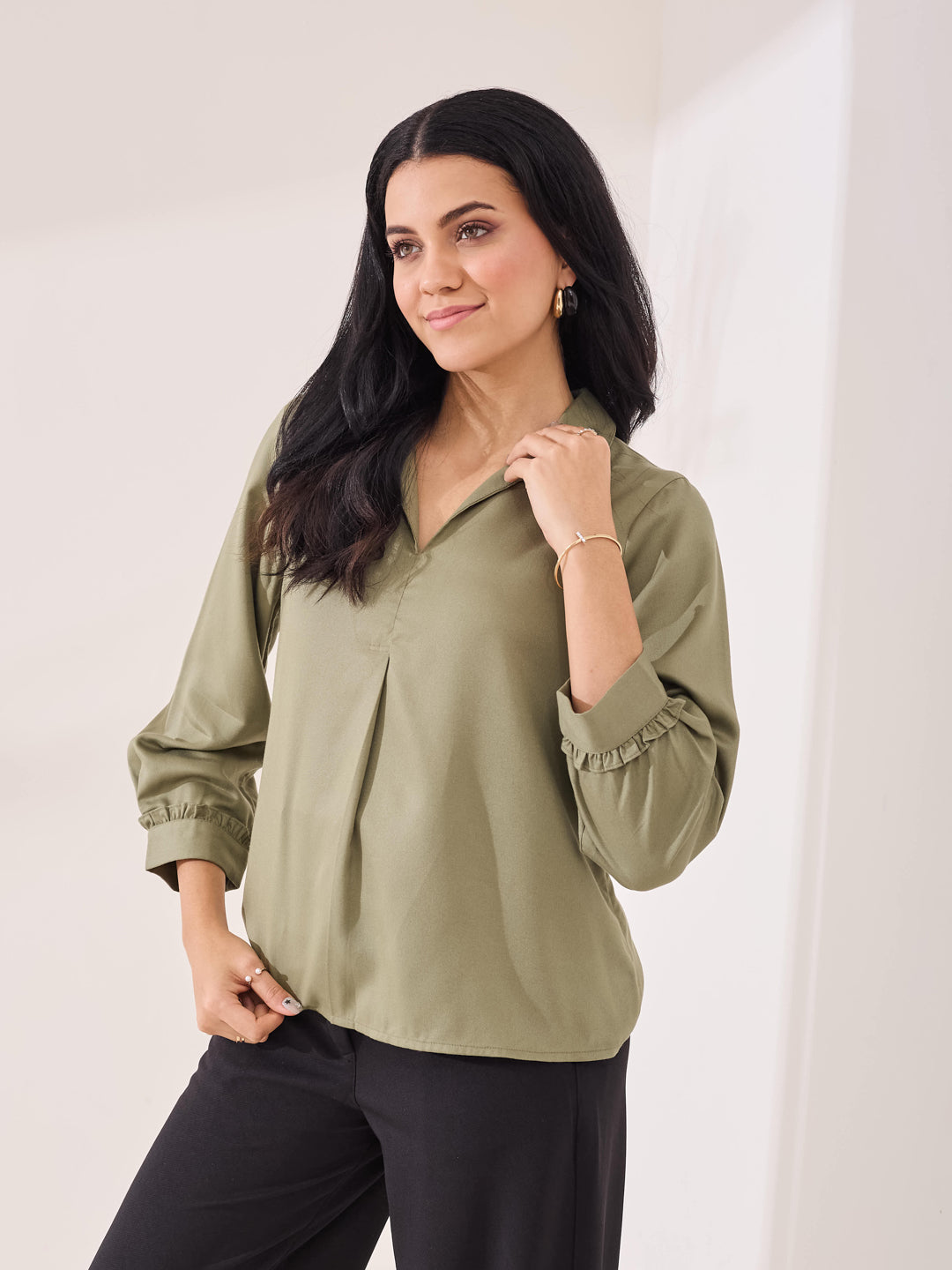 Latin Quarters Women's Green Solid 3/4th Sleeve Collar Neck Casual Tunic