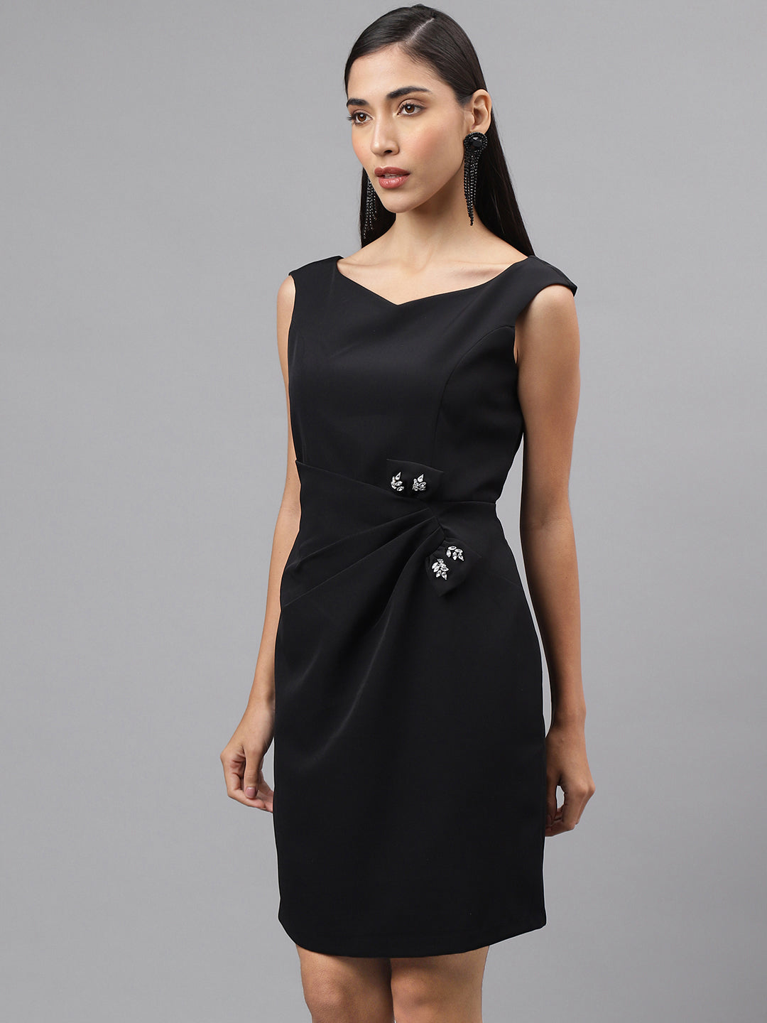Black Cap Sleeve V-Neck Solid Shift Dress
