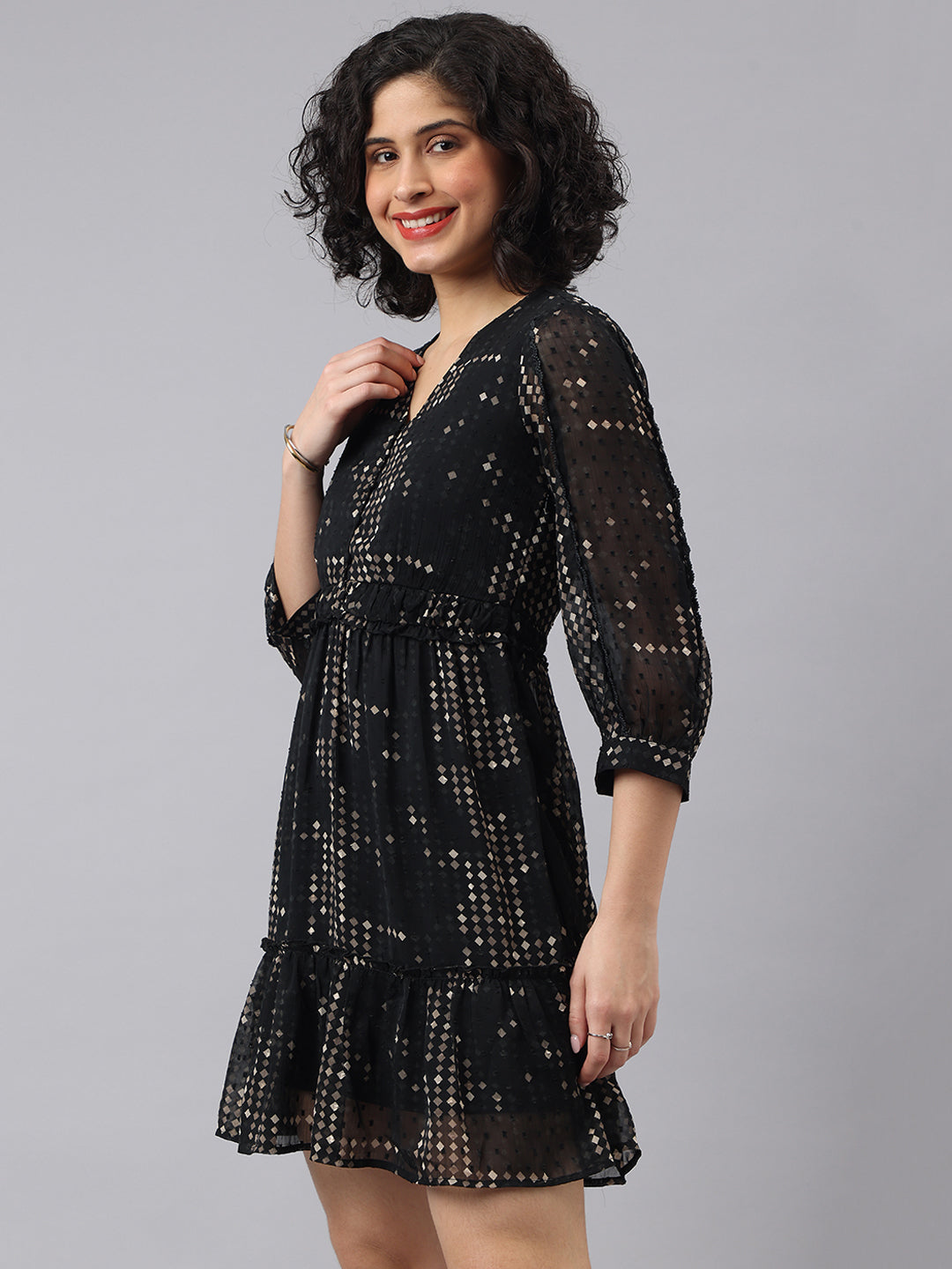 Stylish Black 3/4 Sleeve V-Neck Printed Casual Dress For Timeless Charm