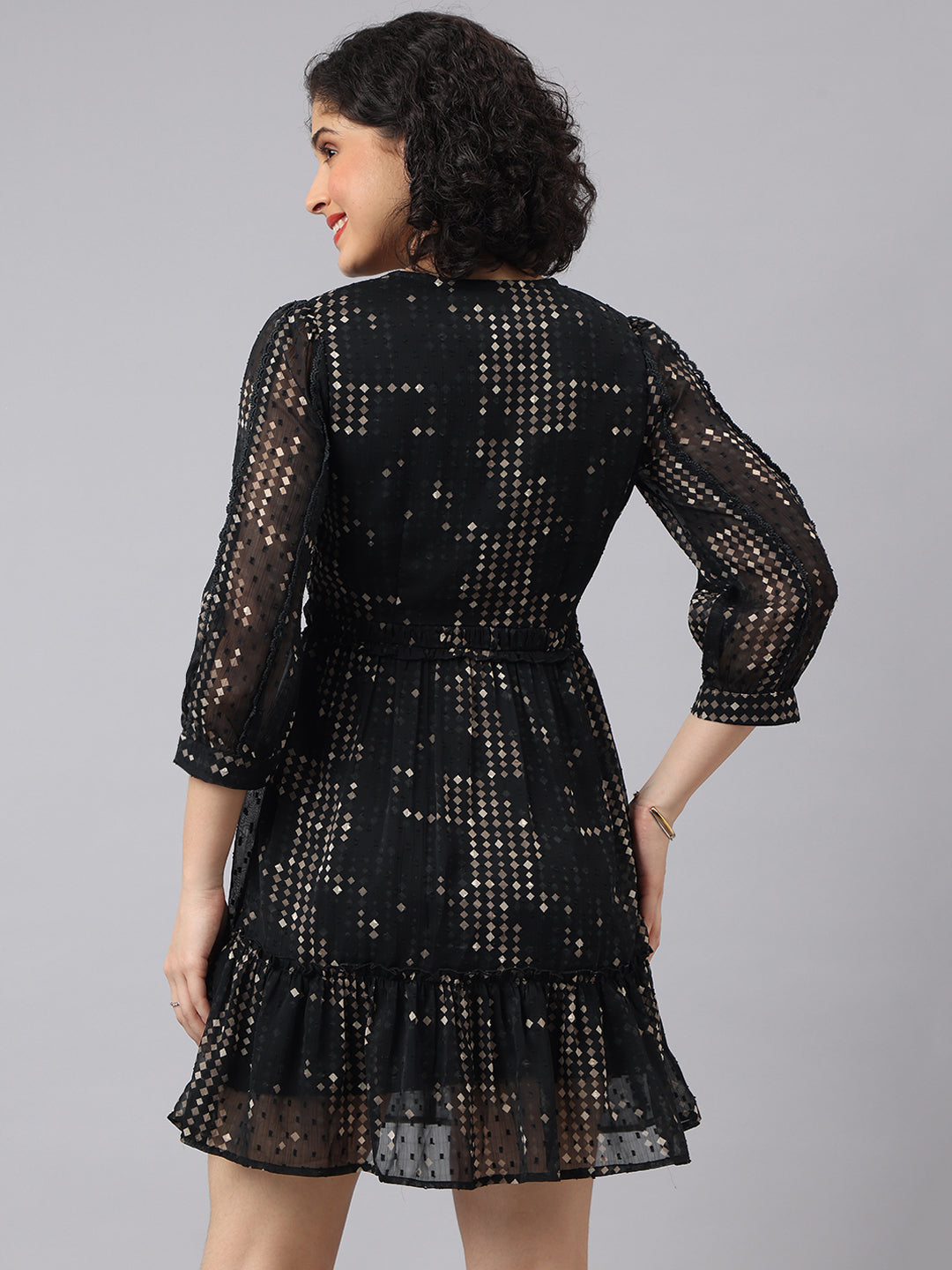 Stylish Black 3/4 Sleeve V-Neck Printed Casual Dress For Timeless Charm