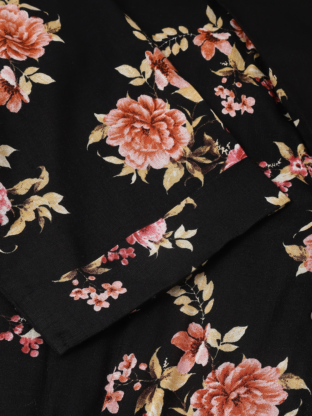 Chic Black Half Sleeve V-Neck Printed Casual Dress For Effortless Elegance