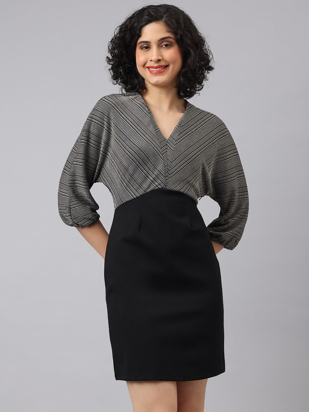 Elegant Black 3/4 Sleeve V-Neck Solid Evening Dress For Timeless Glamour