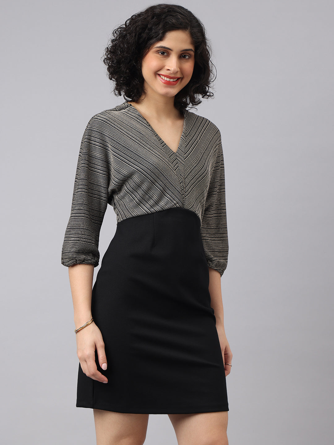 Elegant Black 3/4 Sleeve V-Neck Solid Evening Dress For Timeless Glamour
