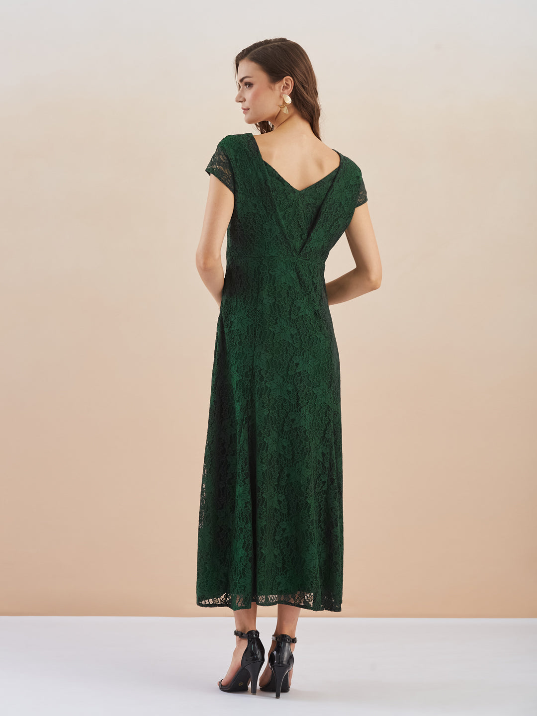 Latin Quarters Women Green V-Neck Short Sleeve Solid Lace Maxi Dress For Party Wear
