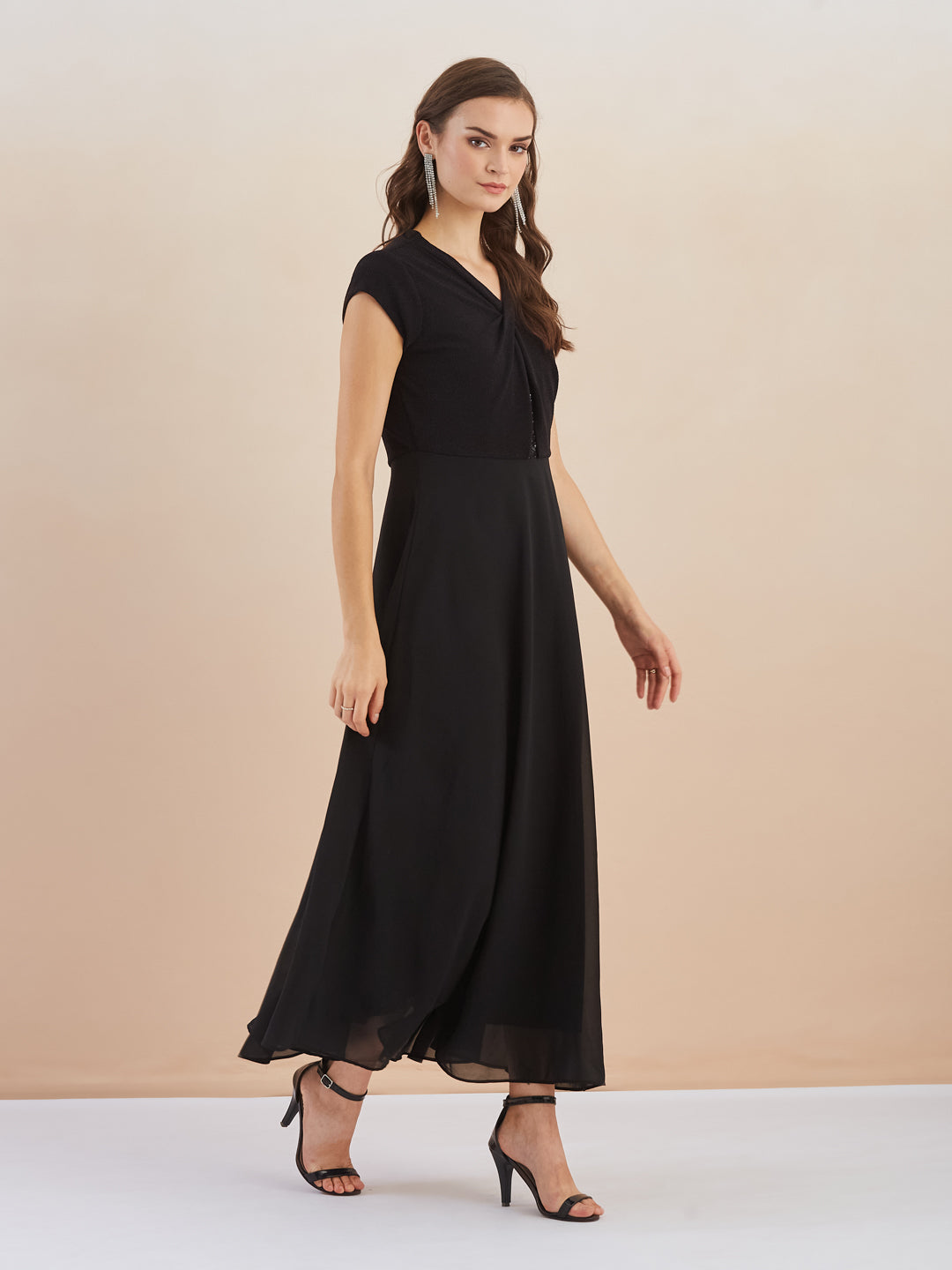 Latin Quarters Women Black Cap Sleeve Flared Maxi Dress for Evening Wear