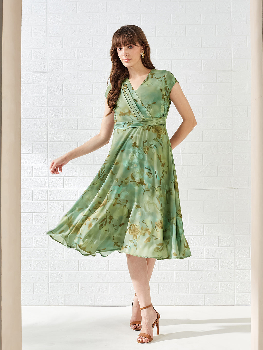 Latin Quarters Women Green Cap Sleeves V-Neck Printed Casual Midi Dress