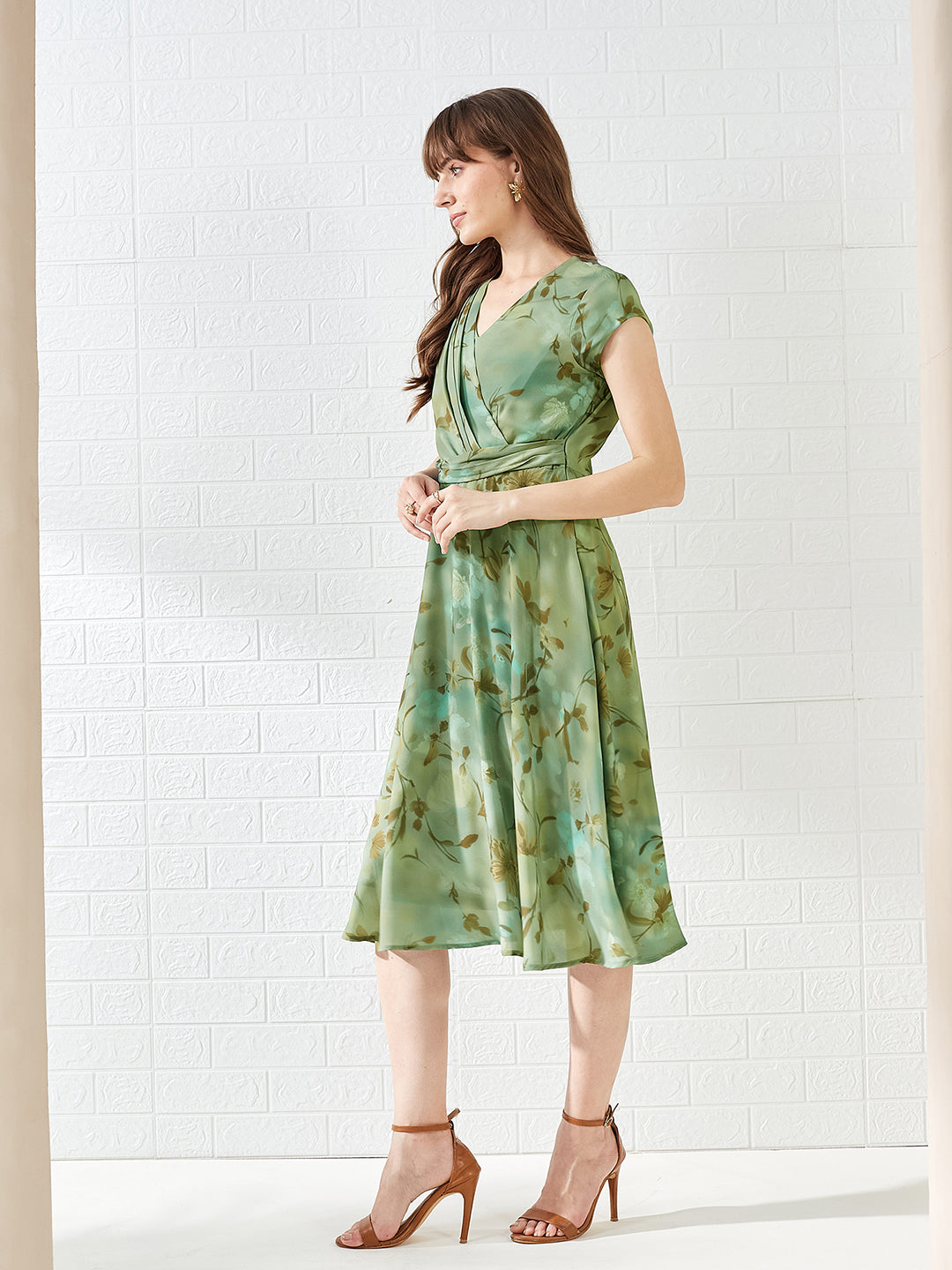 Latin Quarters Women Green Cap Sleeves V-Neck Printed Casual Midi Dress