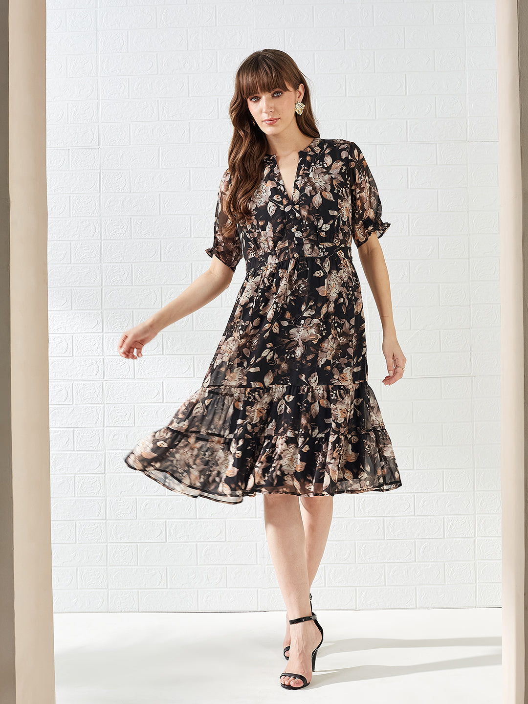 Latin Quarters Women's Black Half Sleeves V-Neck Printed Casual Midi Dress