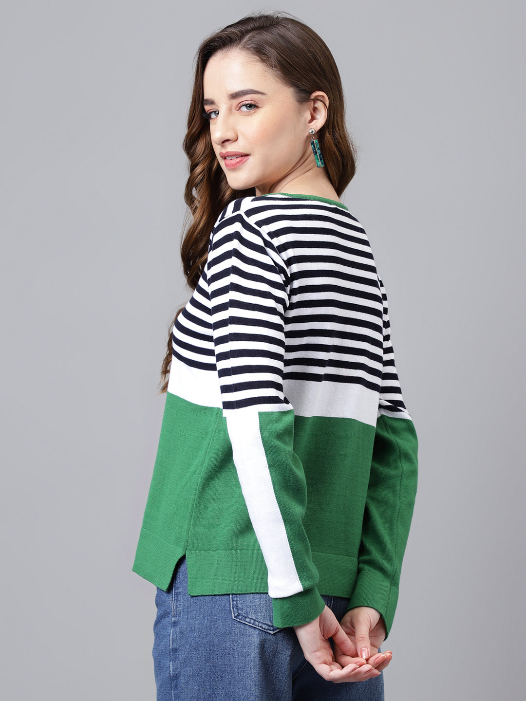 Green Full Sleeve Solid Pullover Women Sweater Top For Casual