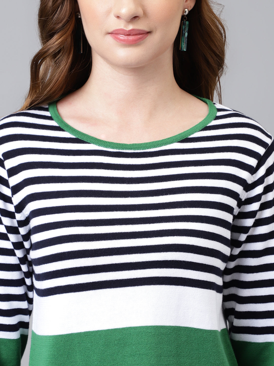 Green Full Sleeve Solid Pullover Women Sweater Top For Casual