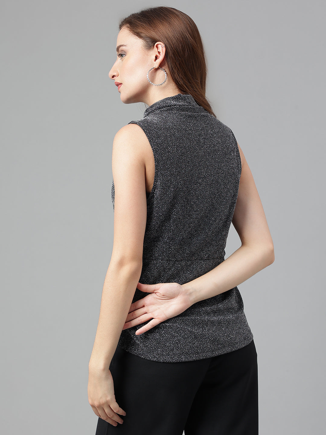 Black Sleeveless Solid Shrug