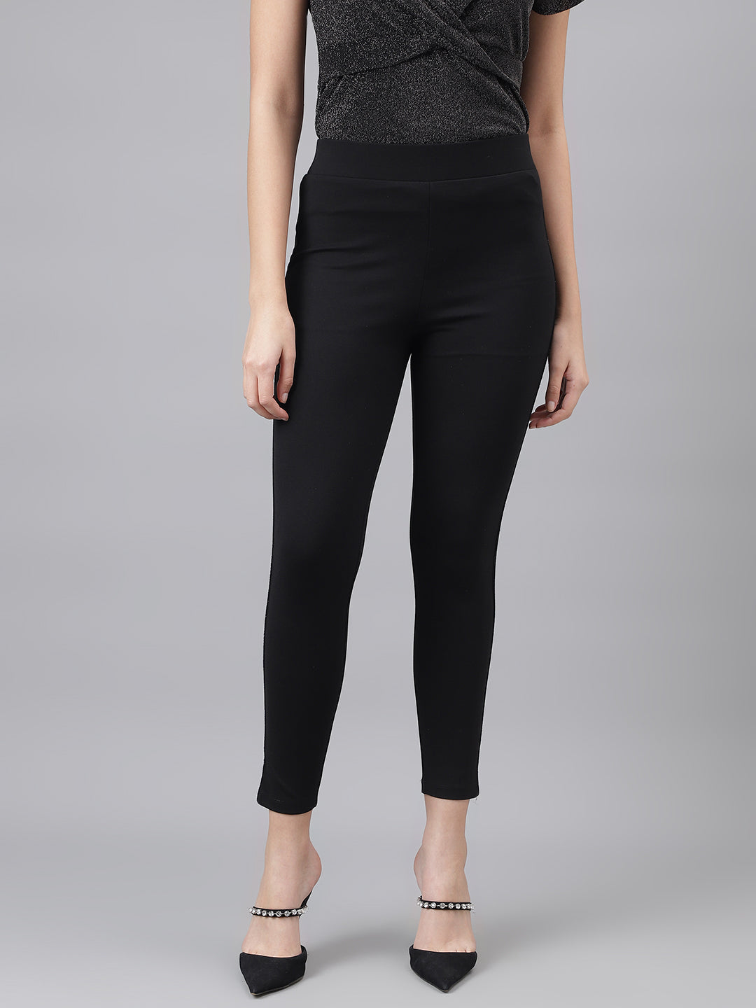 Women Black Slim Fit Solid Jegging