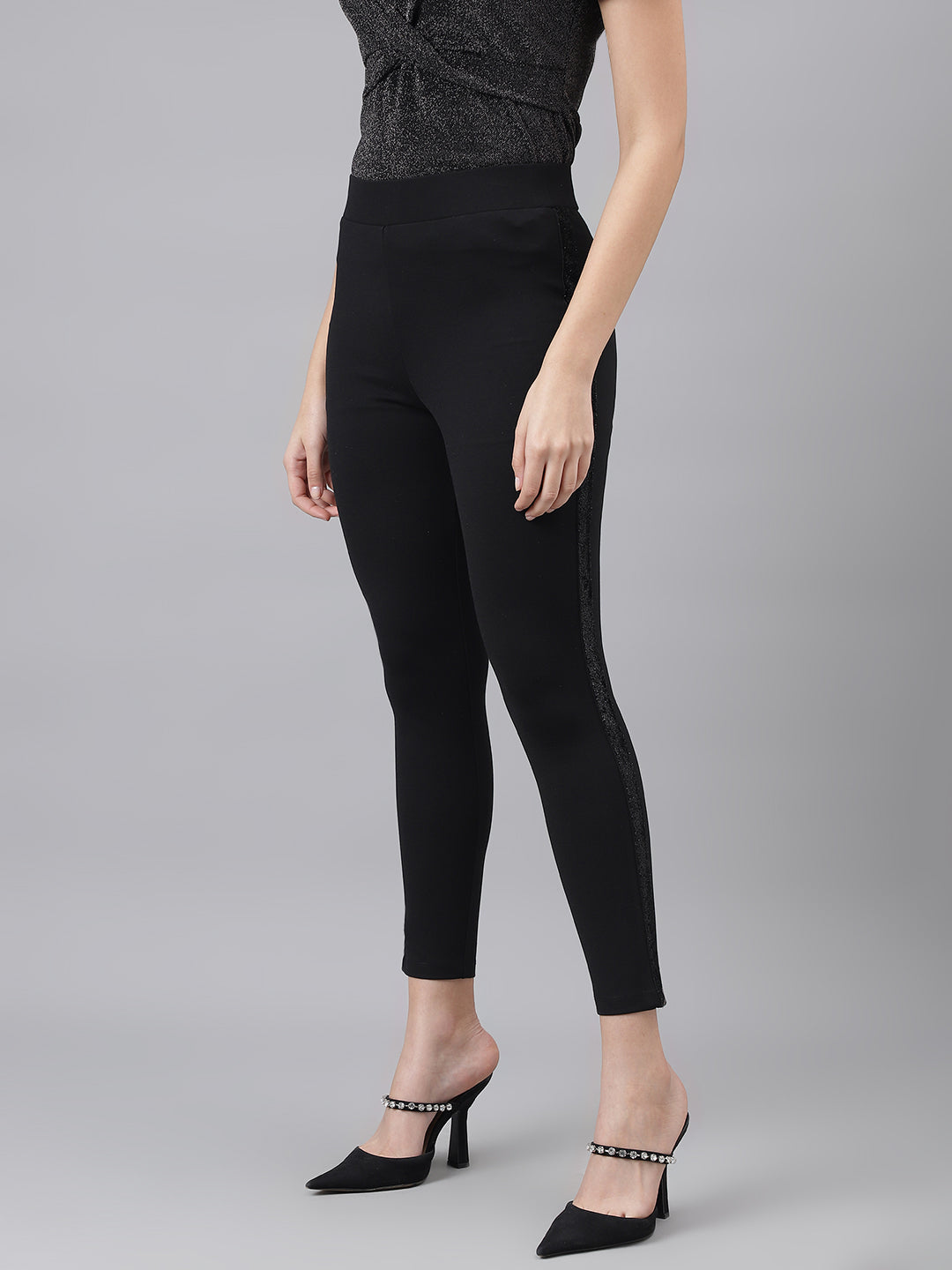 Women Black Slim Fit Solid Jegging