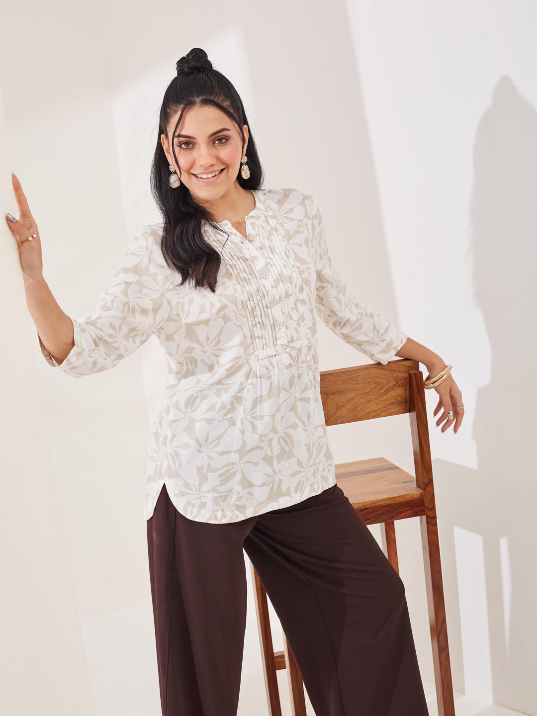 Latin Quarters Women's Beige Printed 3/4Th Sleeve Round Neck Casual Tunic