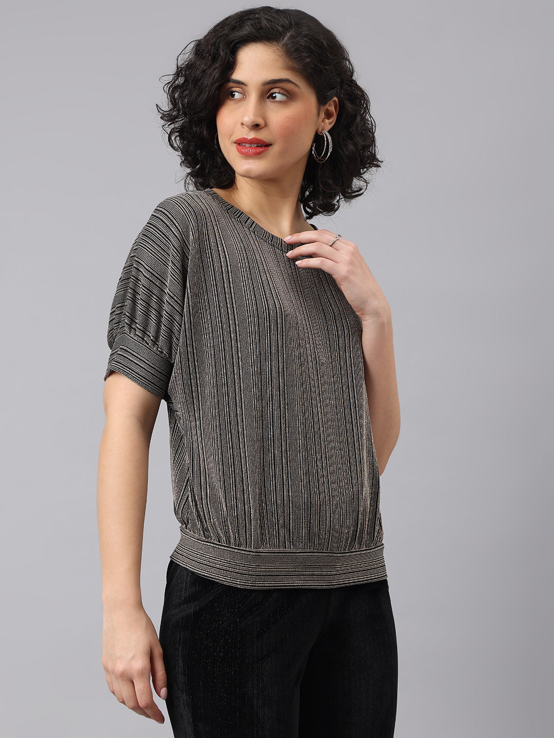 Essential Black Half Sleeve Round Neck Solid Casual Top For Everyday Wear