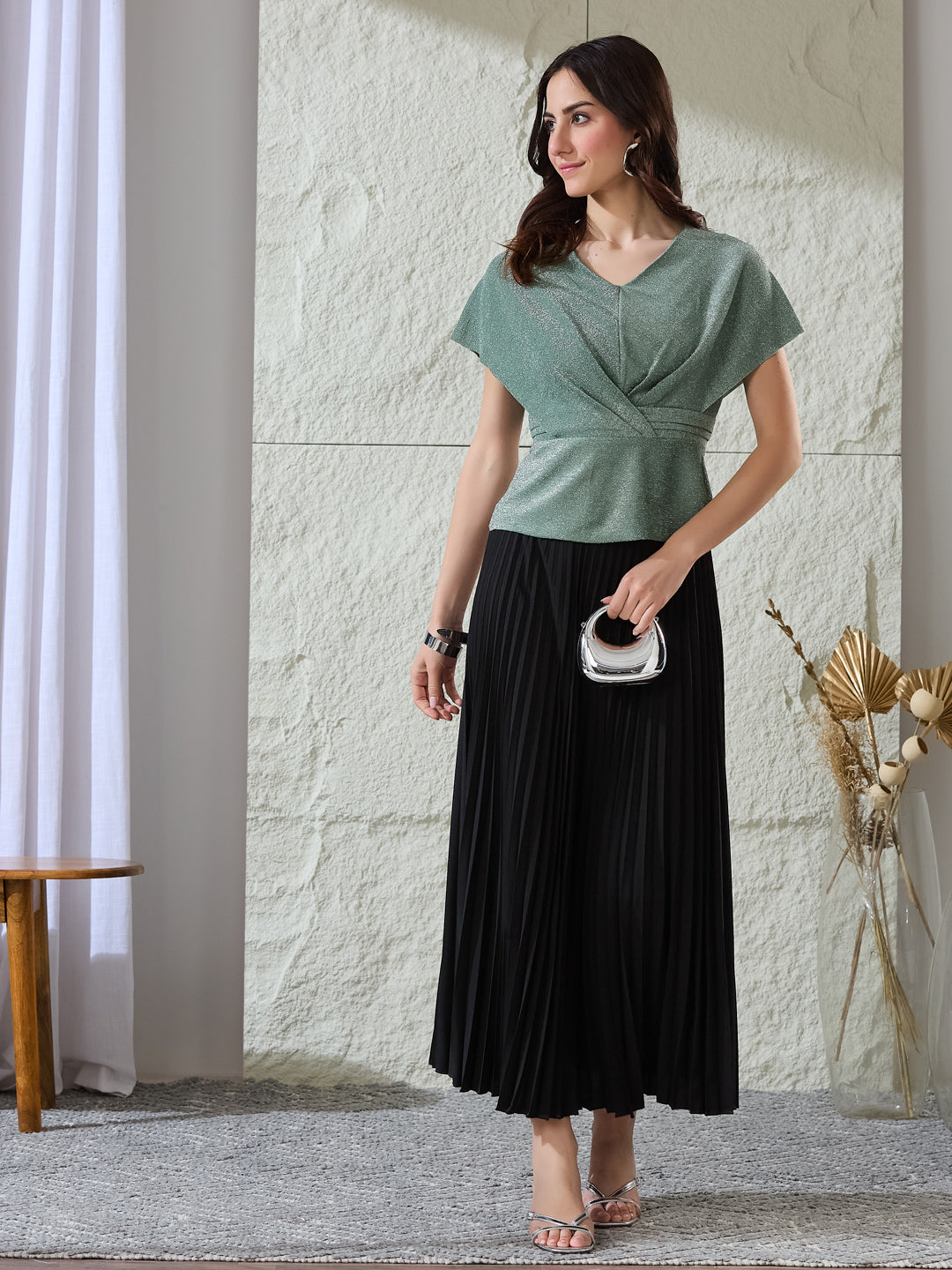 Latin Quarters Women's Green Shimmer Cap Sleeves V-Neck Party Peplum Top