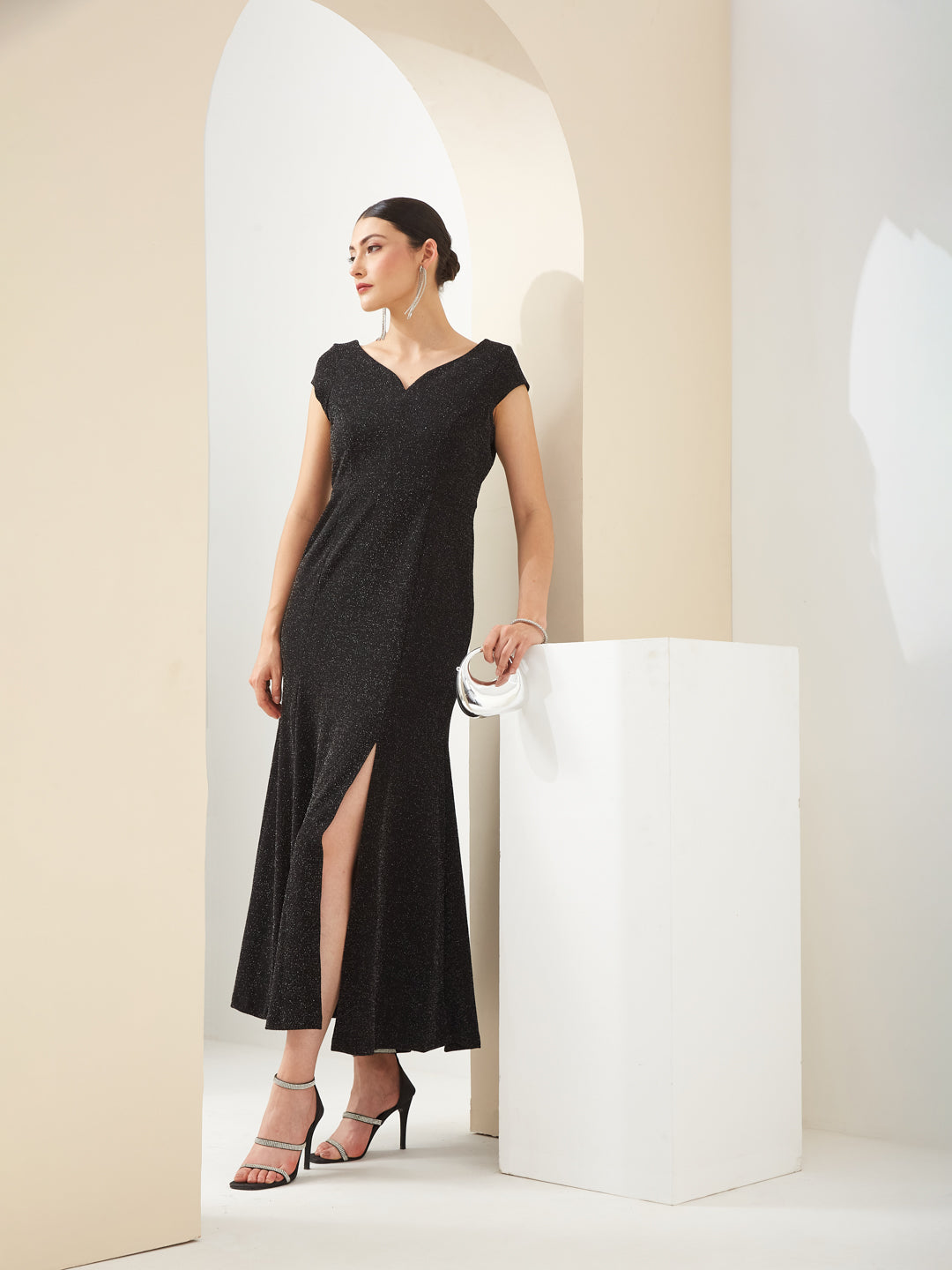 Latin Quarters Women Black Sweetheart Neck Cap Sleeve A-Line Slit Solid Party Dress