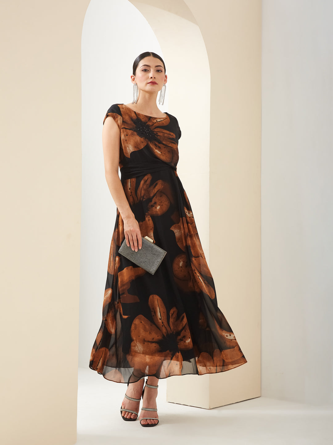 Latin Quarters Women Black Boat Neck Short Sleeves A-Line Printed Party Dress