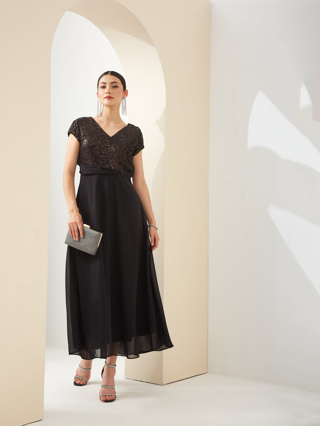 Latin Quarters Women Black V- Neck Short Sleeves A-Line Sequined Party Dress