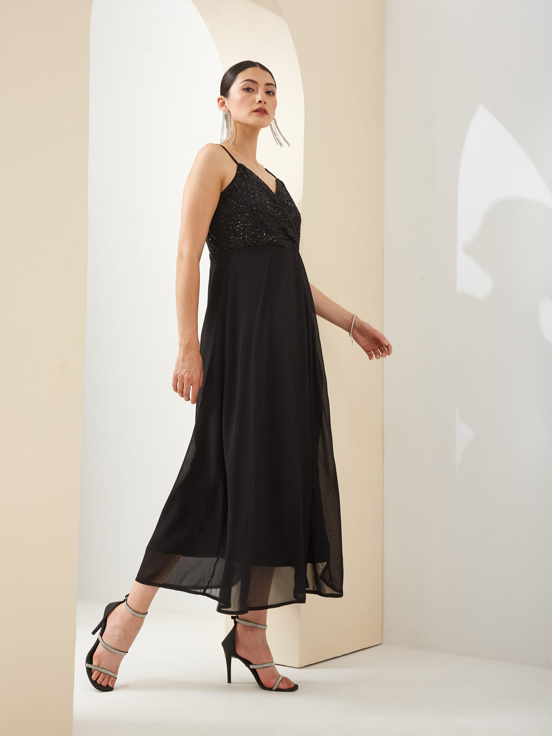 Latin Quarters Women Black V- Neck Straps A-Line Sequined Party Dress