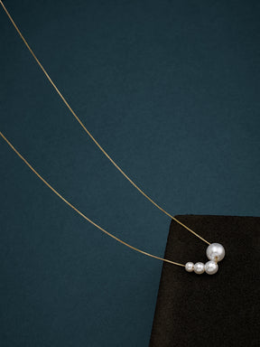 Women Pearl & Gold Chain Pendant