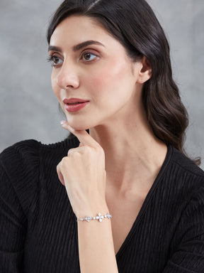 Latin Quarters Women's Adjustable Silver Flower Bracelet