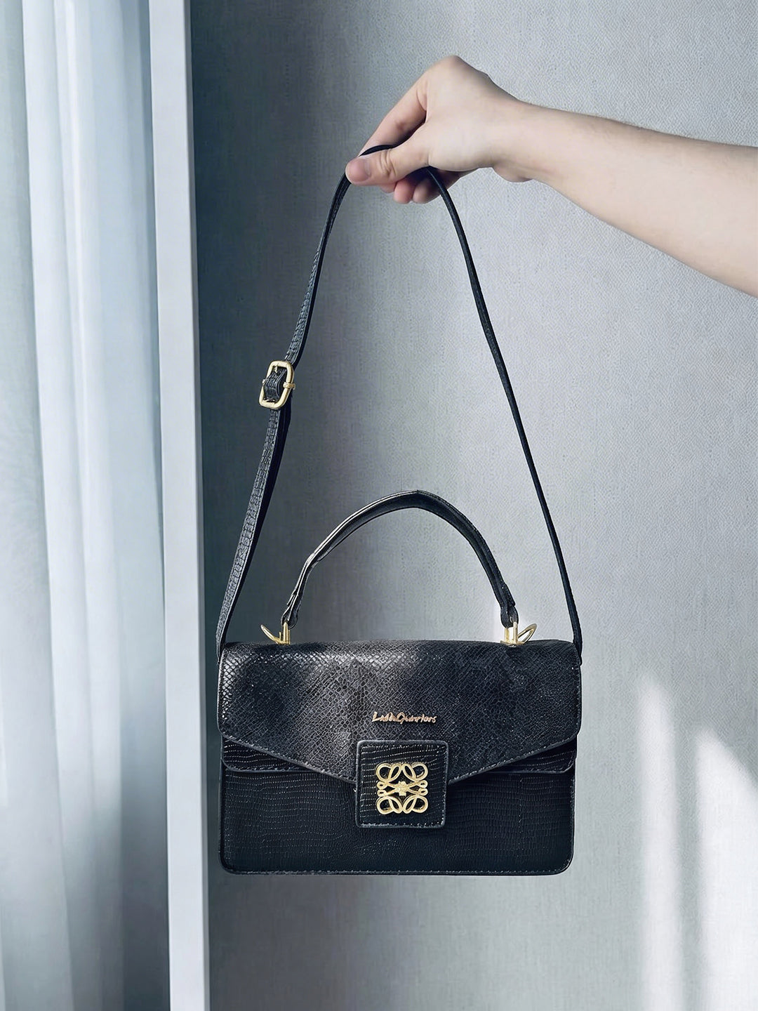 Latin Quarters Women Black Textured Casual Satchel Bag