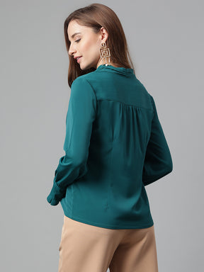 Latin Quarters Women's Green Full Sleeve V-Neck Casual Green Top