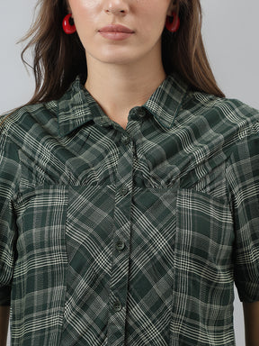 Latin Quarters Women'S Green Checks Collared Half Sleeve Casual Shirt